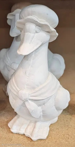 Bonnet Goose Planter